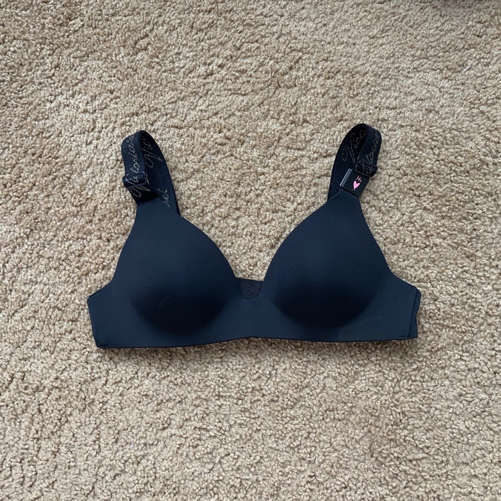 BRAND NEW 34A Victoria’s secret bra